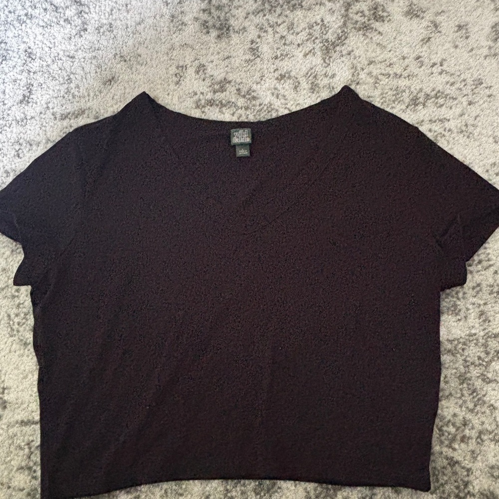Wild Fable Short Sleeve V-Neck Cropped T-Shirt Black Size: Large Never worn